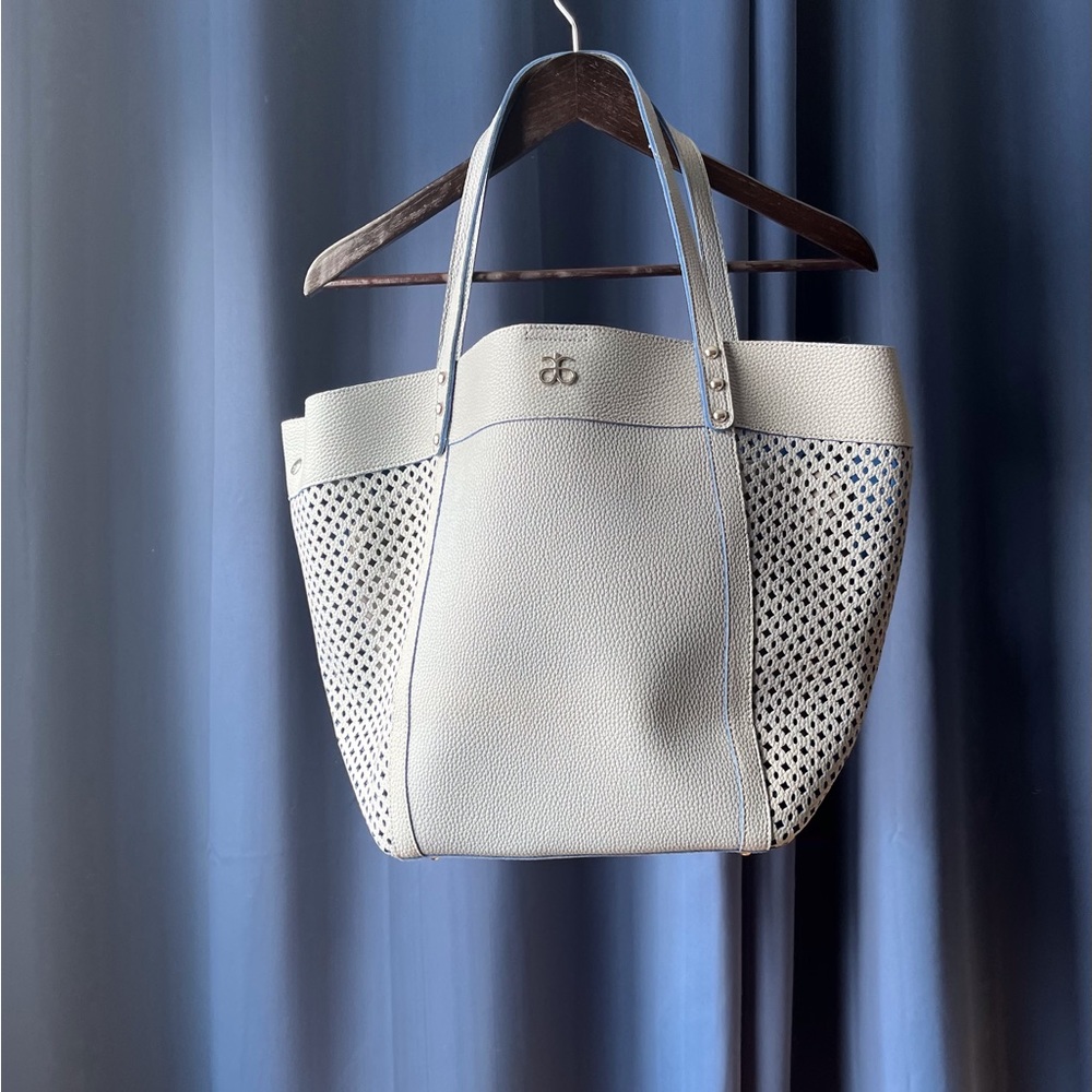 Large blue tote bag from Arbonne. EUC. 21 x14 inches, inside bag 14x10x6.5 ins
